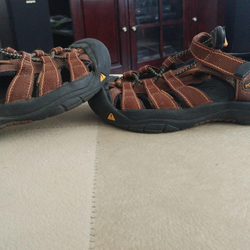 Keen kids size 2